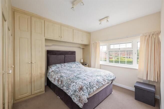 3 bed House for sale Image 12