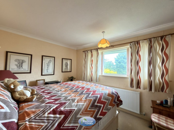 2 bed Detached Bungalow for sale Image 12