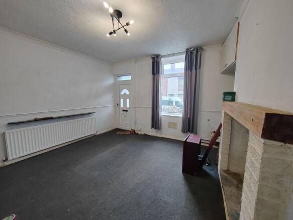 2 bed End of Terrace to rent Image 4