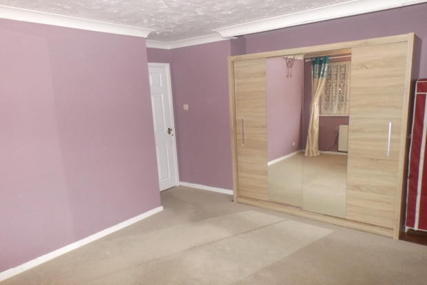 Master Bedroom (2)