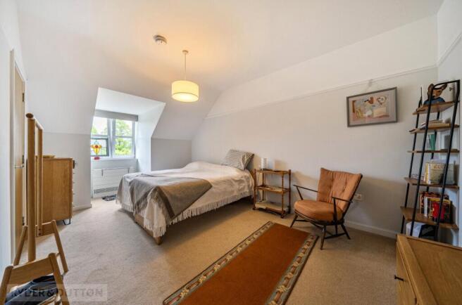 3 bed Apartment for sale Image 11
