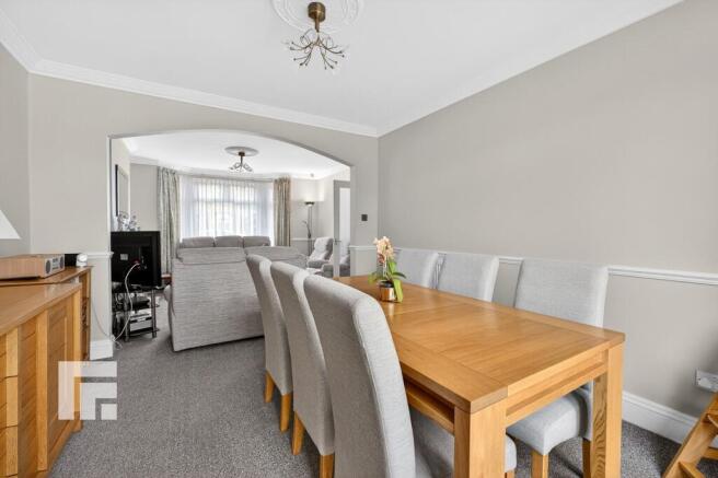 St. Aidan Crescent, Heath, Cardiff CF14 4AU photo 5