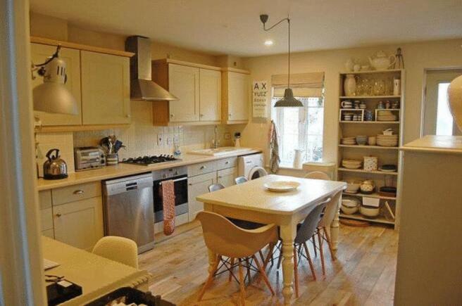 Kitchen/Dining...