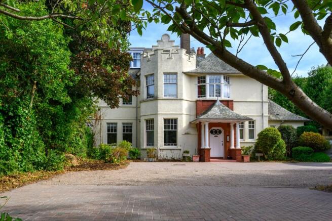 24 Hepburn Gardens