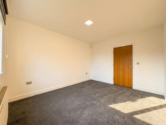 2 bed Flat to rent Image 8