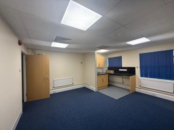 WhatsApp Image 2025-08-28 at 14.14.05_ca3966d3.j