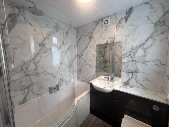 3 bed Terraced for sale Image 11