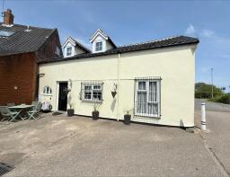 12 Grange Cottages, The Grange Hotel, Yarmouth Road, Ormesby, Ormesby St Margaret W Scratby NR29 3QG