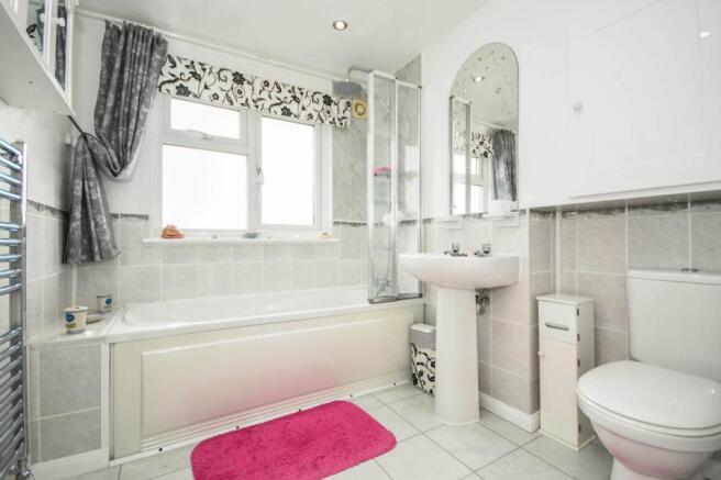 En-Suite Bathroom