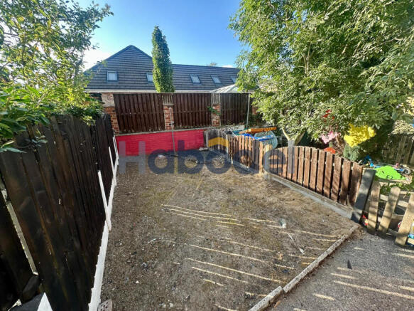3 bed Terraced to rent Image 9