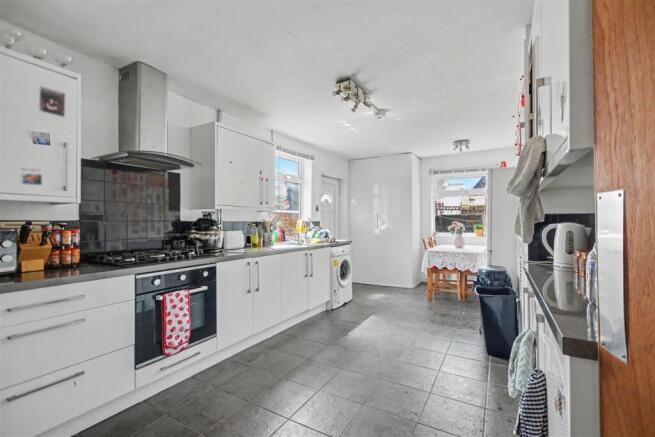 Kitchen_1.jpeg