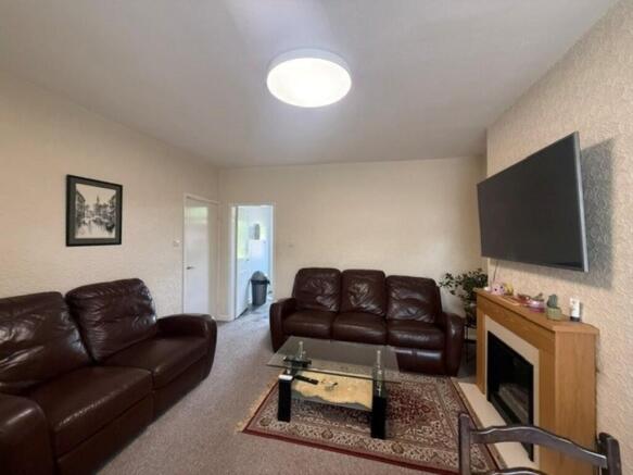 2 bed Semi-Detached to rent Image 5