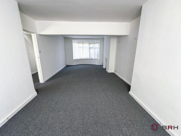 3 bed Semi-Detached for sale Image 6