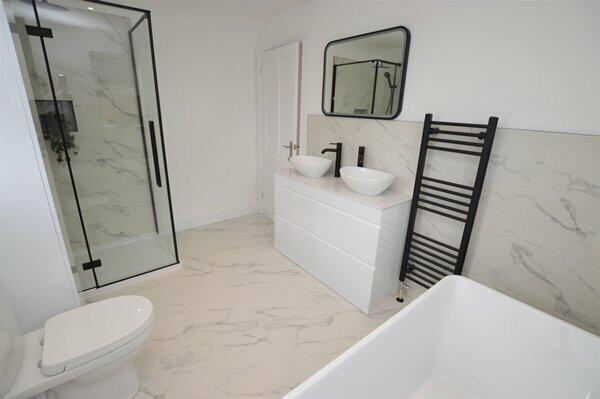 bath & shower room