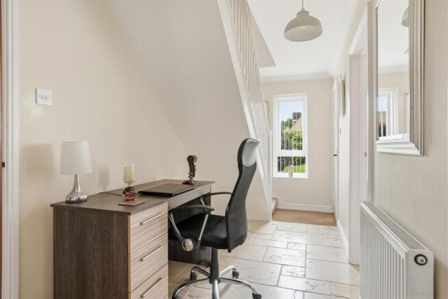 21 Arbour Close 2364-6.jpg