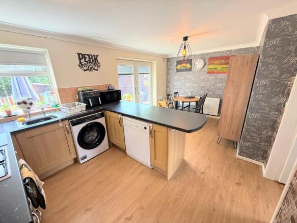 2 bed Semi-Detached for sale Image 3