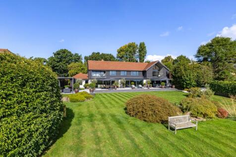 The Avenue, Petersfield, Hampshire, GU31