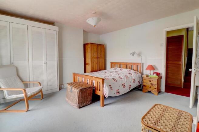 Bedroom 1 .2.jpg