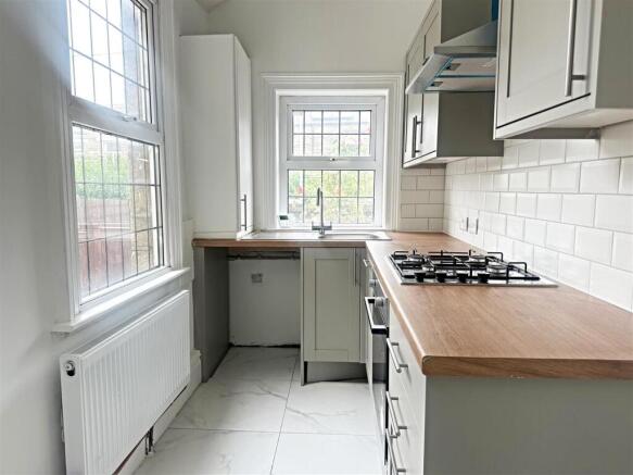 3 bed Terraced for sale Image 6
