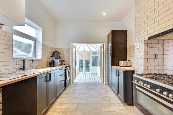 Kitchen_1.jpeg