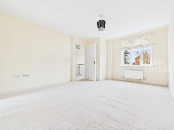 CAM04332G0-PR0586...