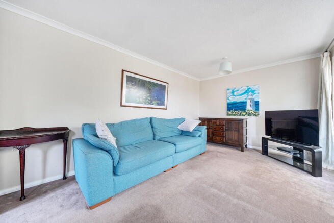 Snowdrop Close, Basingstoke RG22 5RB photo 4