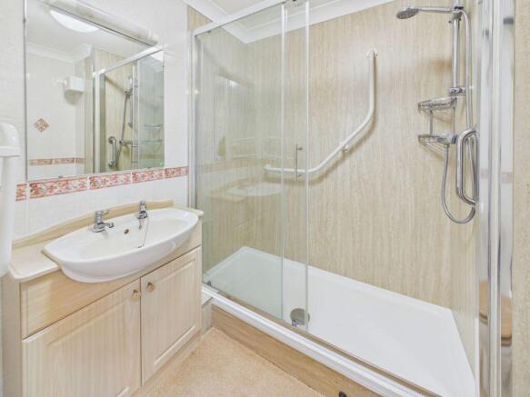 1 bed Flat for sale Image 6