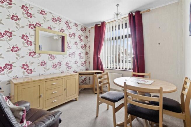 2 bed Bungalow for sale Image 6