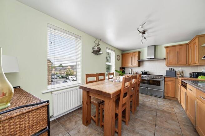 OPEN-PLAN DINING KITCHEN