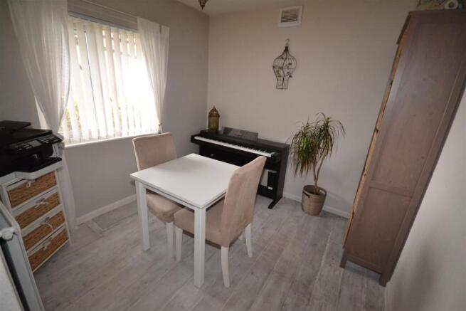 Bedroom 3/Dining Room