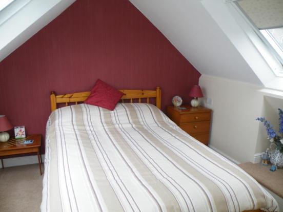 5 BEDROOM 3