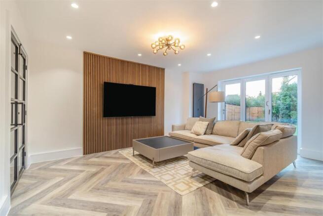 8628166-interior13.jpg
