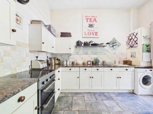3 bed Terraced for sale Image 5