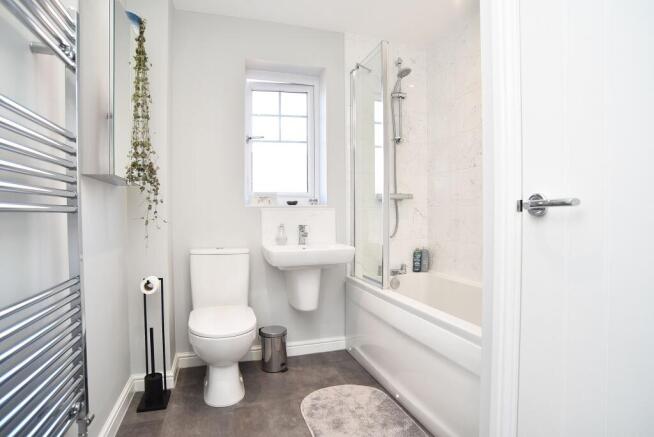 4 bed Detached for sale Image 12