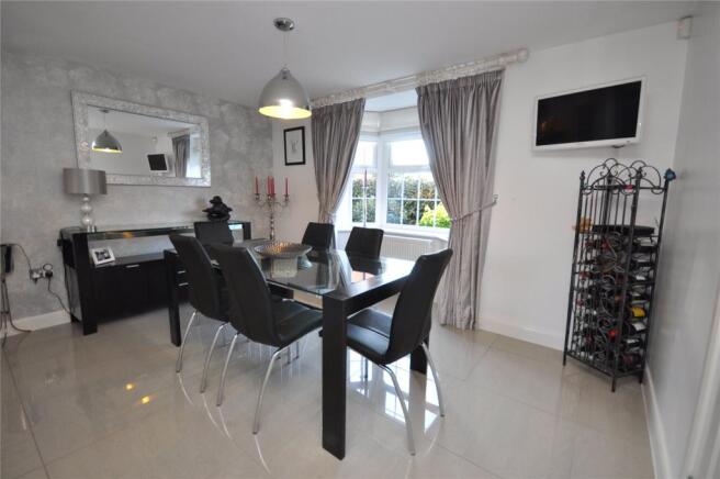 Living/Dining Area