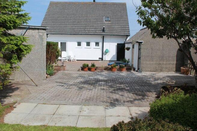PARKING AREA TO REAR