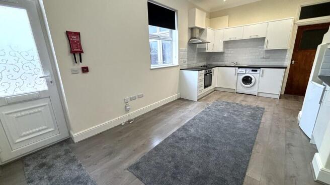 Kitchen / Living ...