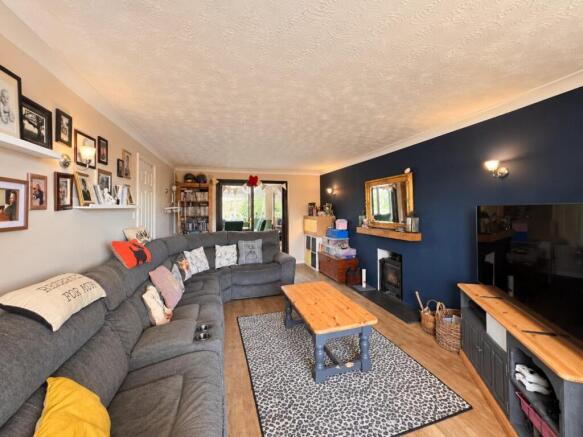 Withy Way - lounge.jpg