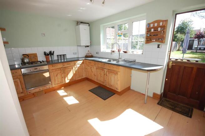 Fitted Kitchen/Breakfast Room