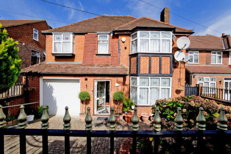 Winchmore Hill Road, London, N14 6AR
