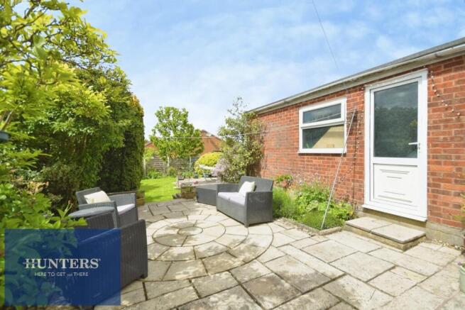 REAR GARDEN 04.jpg