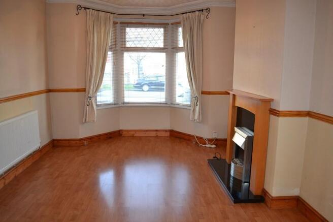 Open plan lounge/dining room