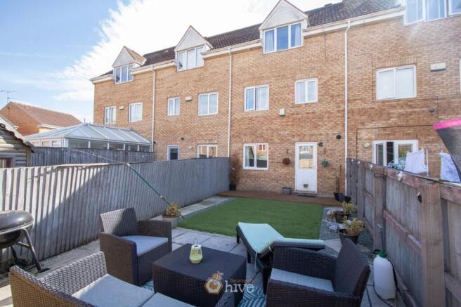 3 bed Town House for sale Image 3