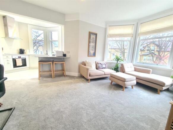 2 bed Apartment for sale Image 4