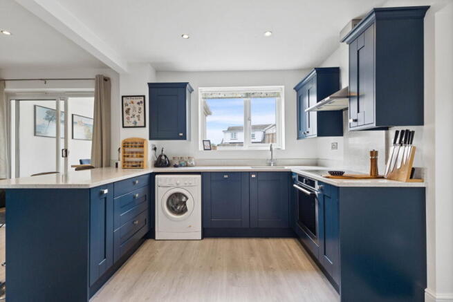 3 bed Semi-Detached for sale Image 7