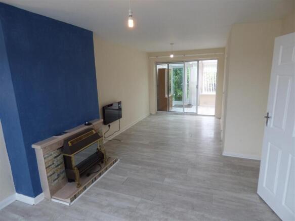 52 Elm Stret lounge.JPG