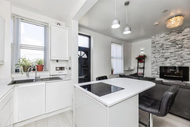 3 bed Terraced for sale Image 7