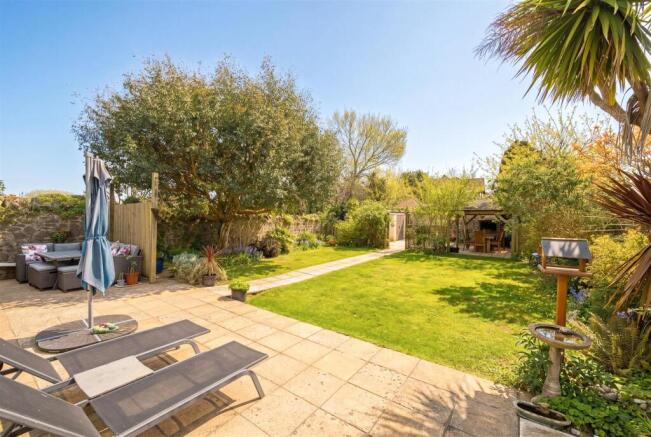 Garden 3.jpg