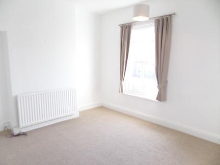 2 bed Terraced to rent Image 10