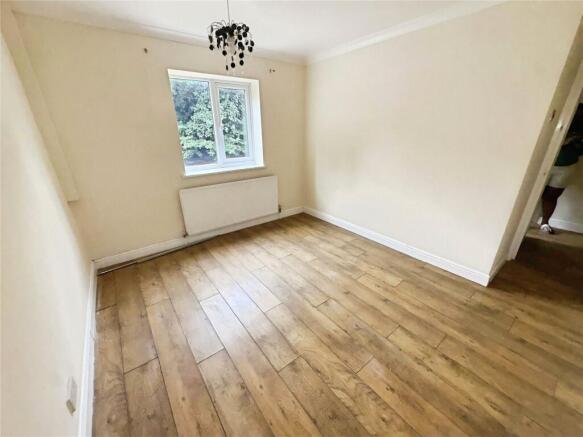 2 bed Flat to rent Image 5